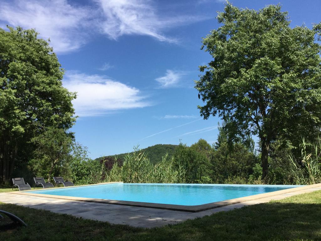 Mas Pardas Santa Pau Buitenkant foto